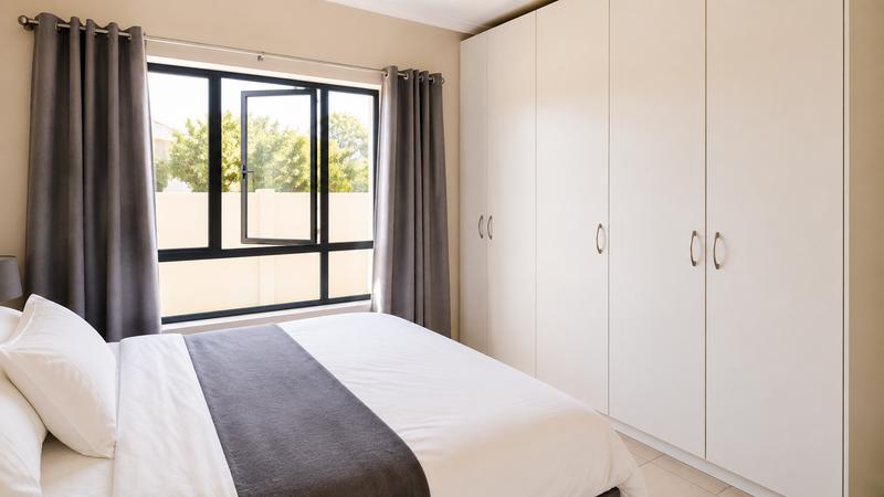 To Let 2 Bedroom Property for Rent in Somerset West Western Cape